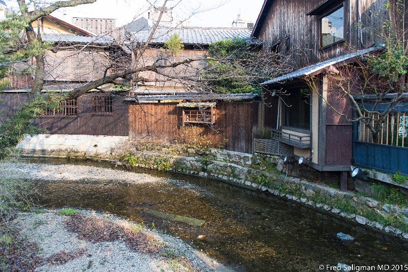 20150313_162057 D4S.jpg - Traditional neighbourhood, Kyoto